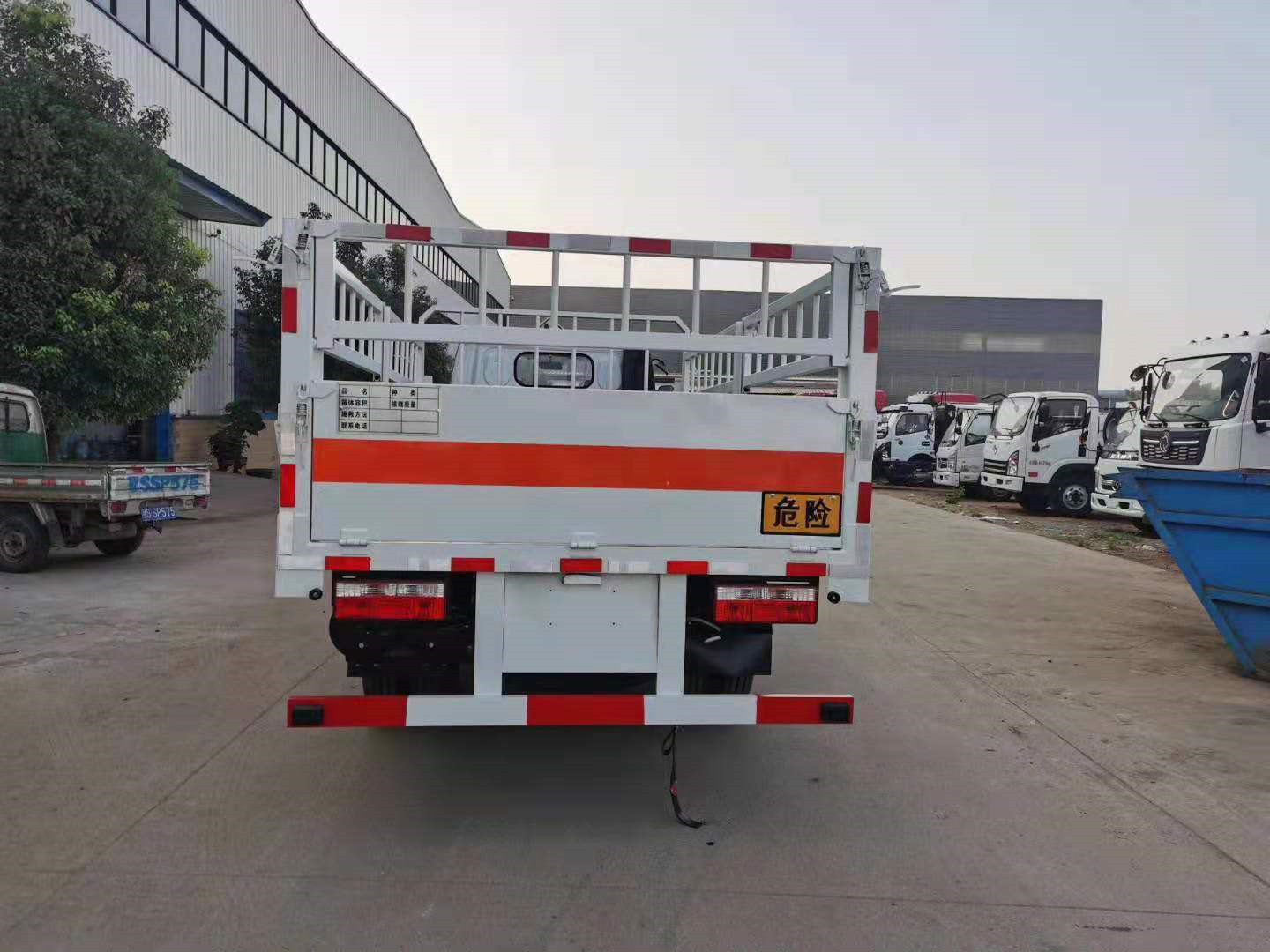 東風(fēng)多利卡4.2米（大額載）國六氣瓶運輸車