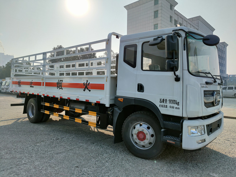 東風(fēng)D9 6.2/6.8米(國六)氣瓶運(yùn)輸車