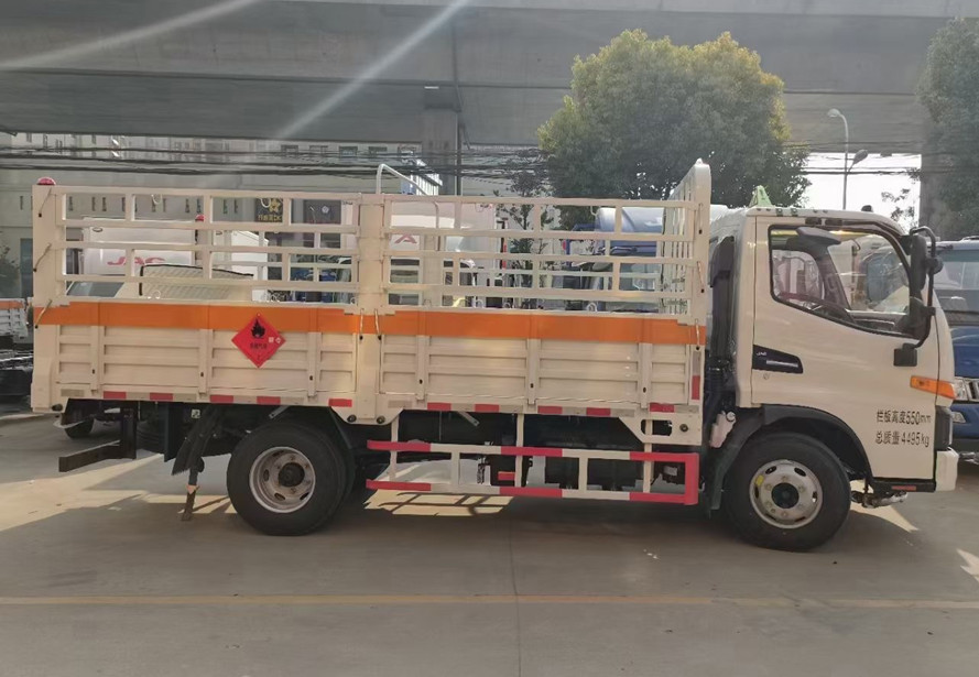 江淮4.2米(藍(lán)牌)國六氣瓶運(yùn)輸車