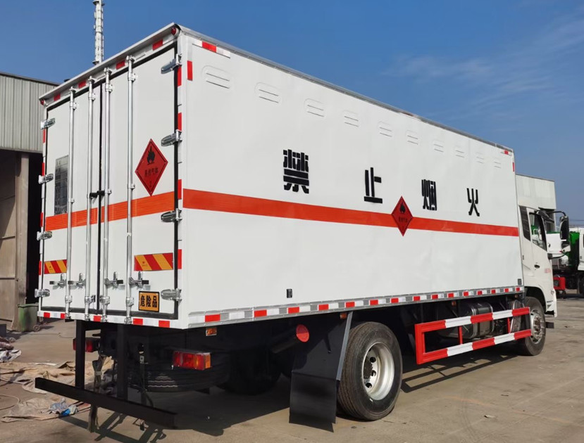 東風(fēng)天錦6.2/6.8米（國(guó)六）易燃?xì)怏w危貨車