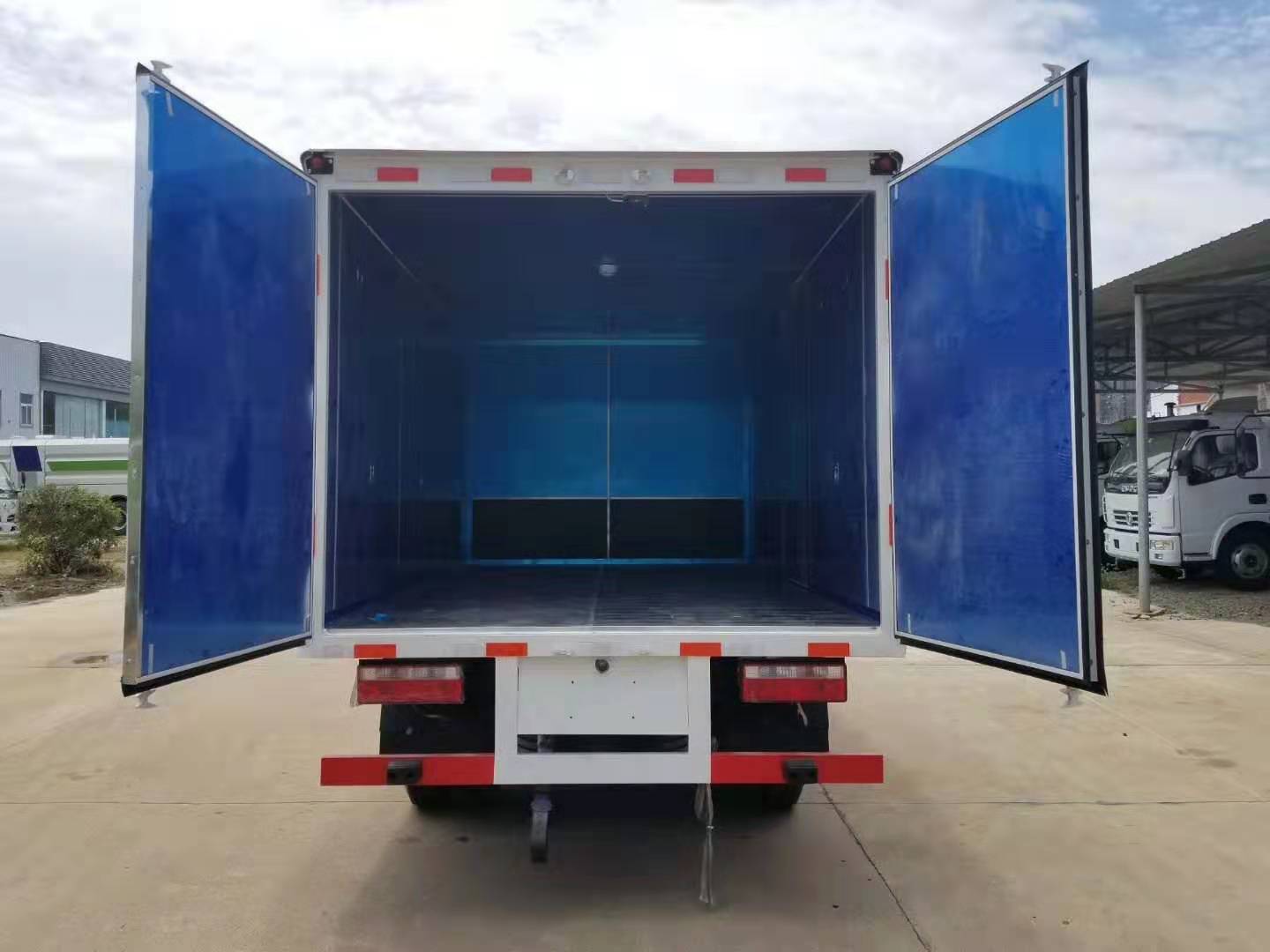 解放J6/虎VN4.15米（藍(lán)牌）易燃?xì)怏w危險(xiǎn)品運(yùn)輸車