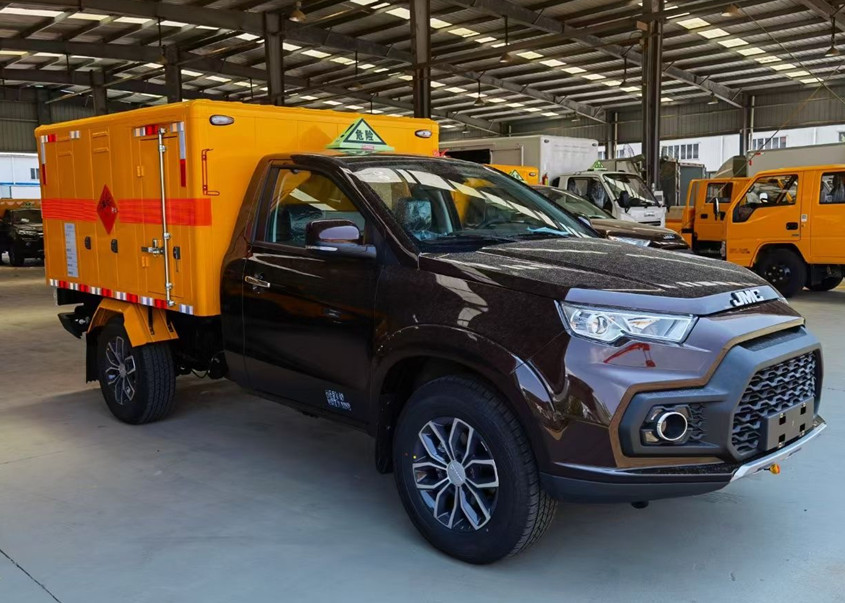 江鈴皮卡四驅(qū)2.25米（國六）爆破器材運輸車