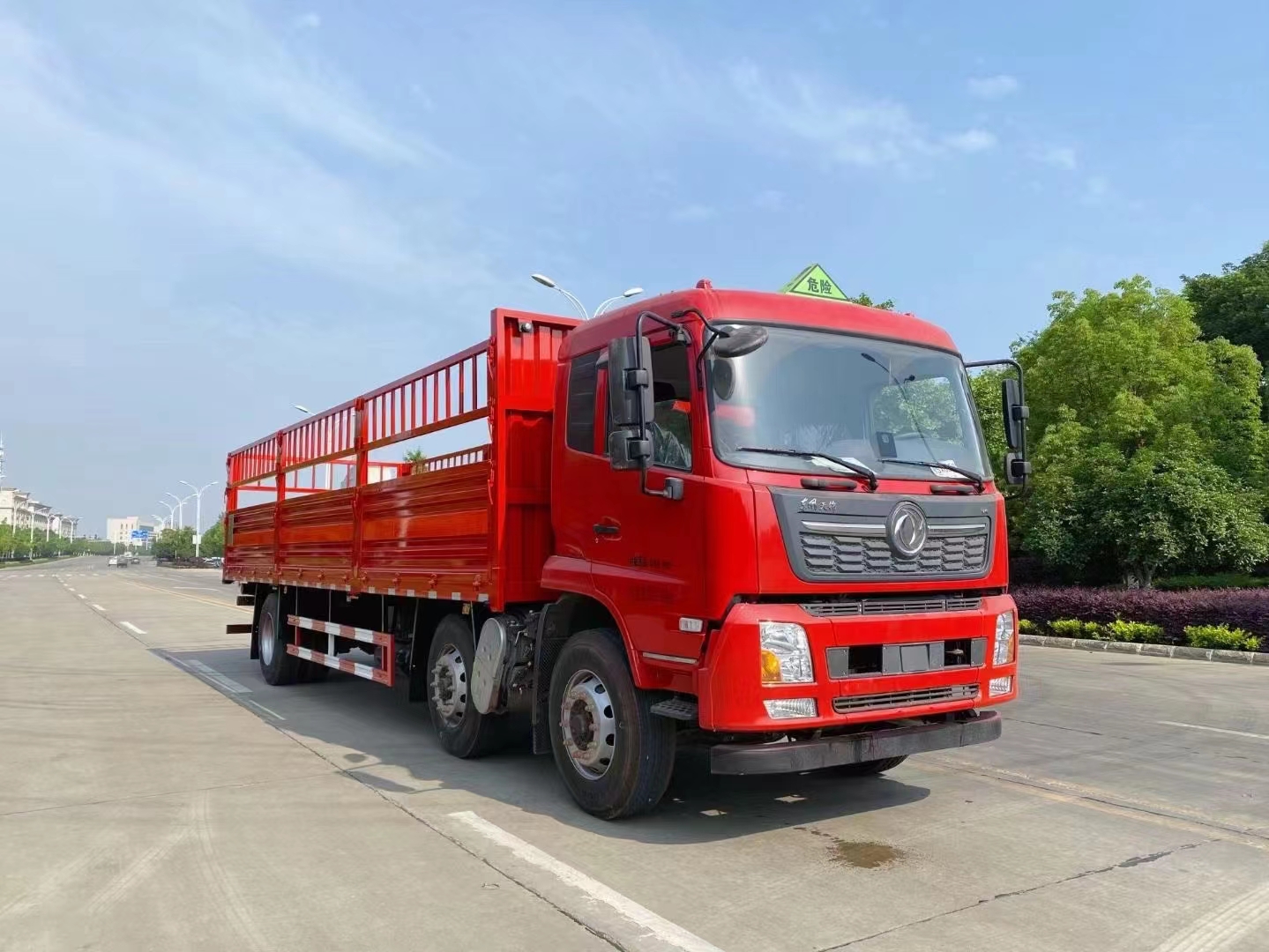 東風天錦小三軸8.6/9.6米(國六)氣瓶車