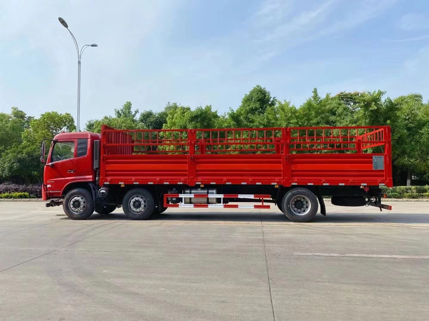 東風天錦小三軸8.6/9.6米(國六)氣瓶車