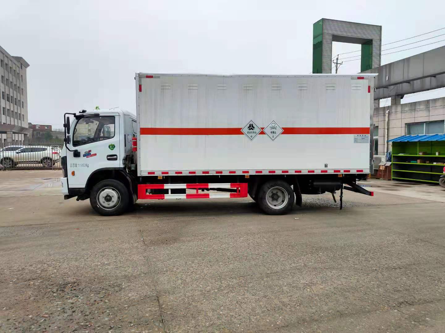 東風D7 多利卡5.2米（國六）1類爆破器材運輸車