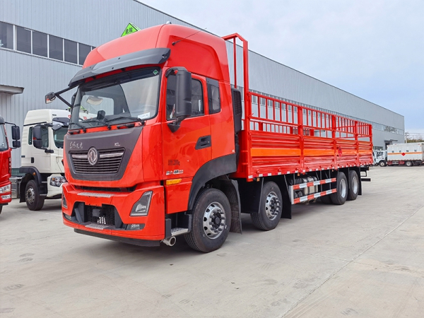 東風(fēng)天龍(8X4)8.6/9.6米(國(guó)六)2類氣瓶運(yùn)輸車