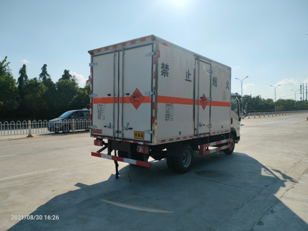 重汽豪沃4.2米(藍(lán)牌)1類國六爆破器材廂式運(yùn)輸車