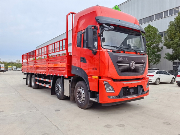 東風(fēng)天龍(8X4)8.6/9.6米(國(guó)六)2類氣瓶運(yùn)輸車