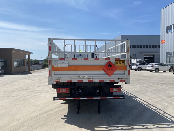 福田奧鈴5.2米(國六)2類氣瓶運輸車