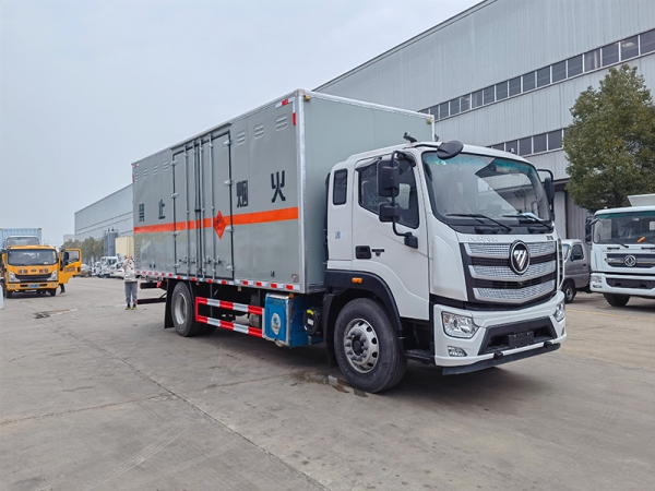 福田歐航6.2/6.8米（國六）爆破器材運(yùn)輸車